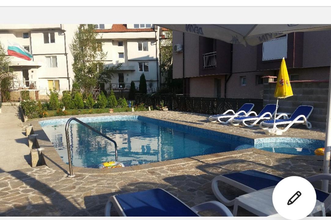 Dimitrov Apartments Burgas Bagian luar foto