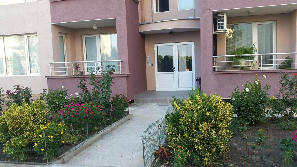 Dimitrov Apartments Burgas Bagian luar foto