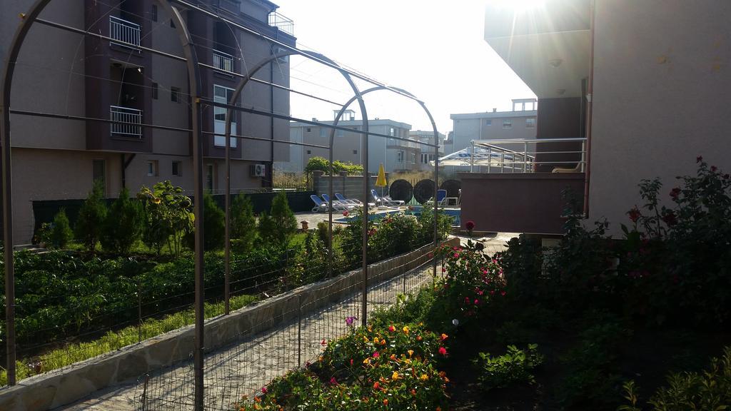 Dimitrov Apartments Burgas Bagian luar foto