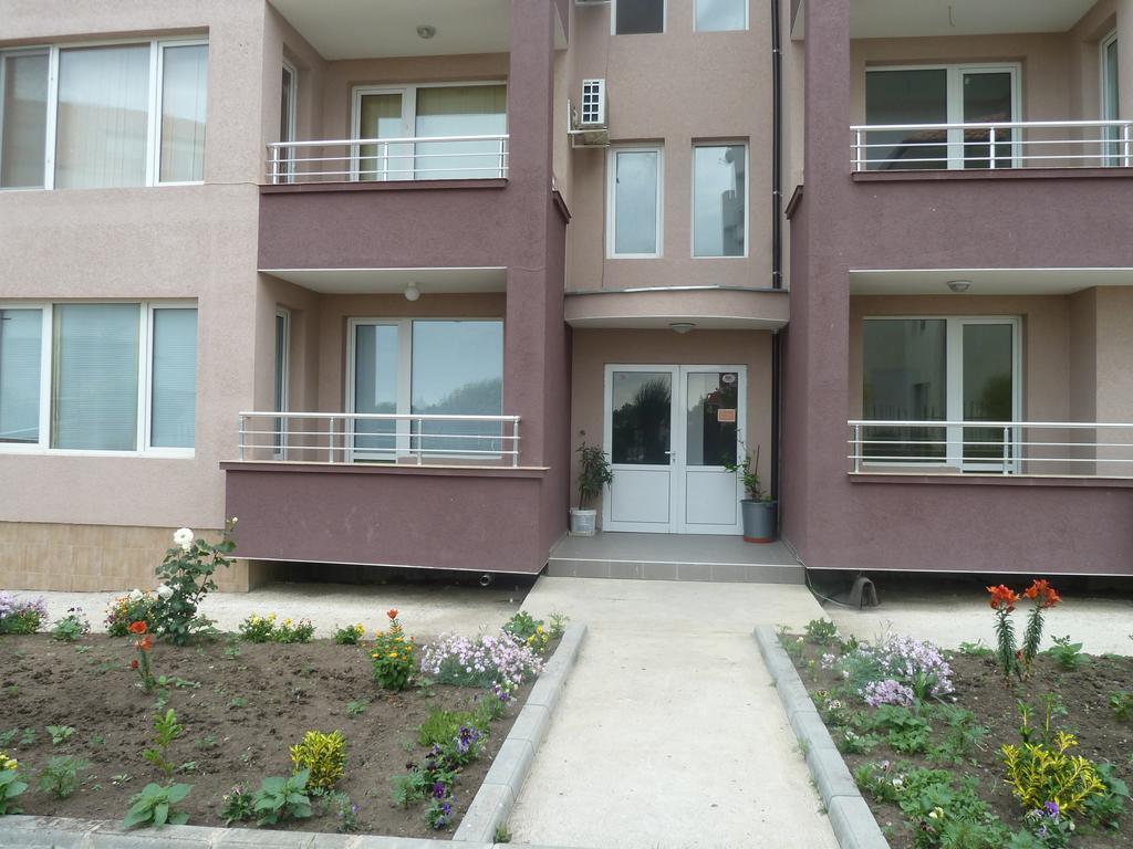 Dimitrov Apartments Burgas Bagian luar foto